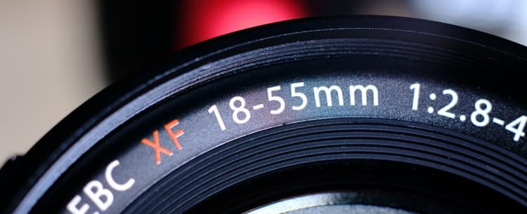 Fujifilm XF 18-55mm f/2.8-4 R LM OIS chống rung quang học hiệu quả