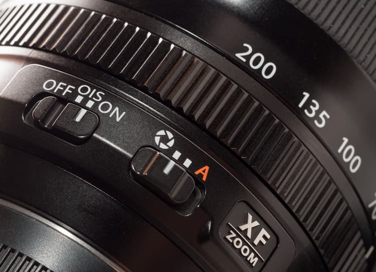 Fujifilm XF 55-200mm f35-48 R LM OIS với hệ thống ổn định hình ảnh quang học