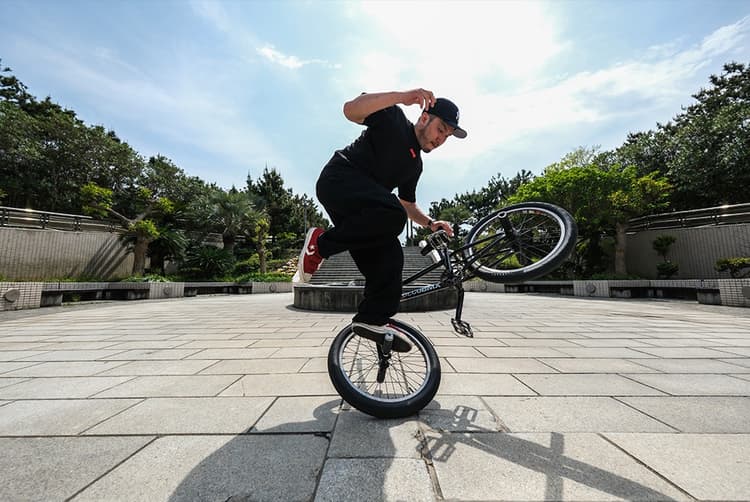 XF 8mm f/3.5 R WR có tốc độ tự động lấy nét nhanh