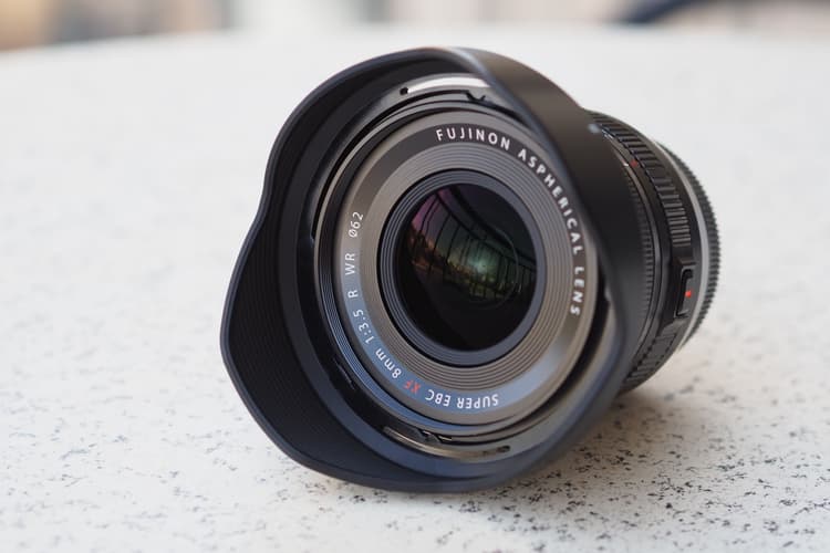FUJIFILM XF 8mm f/3.5 R WR sở hữu trọng lượng nhẹ
