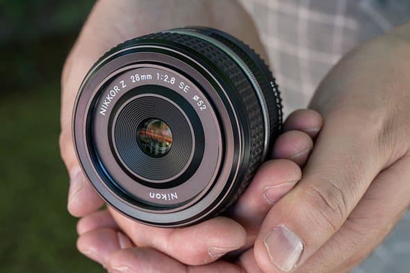 Nikkor Z 28mm f28 SE được trang bị 2 động cơ bước lấy nét nhanh