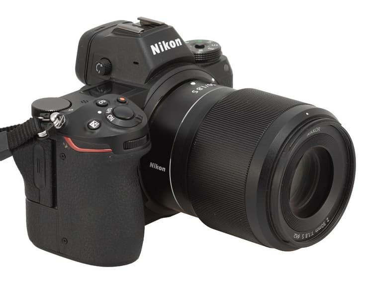 Nikon Z 50mm f/1.8 S - tích hợp bánh quay chỉnh thông số