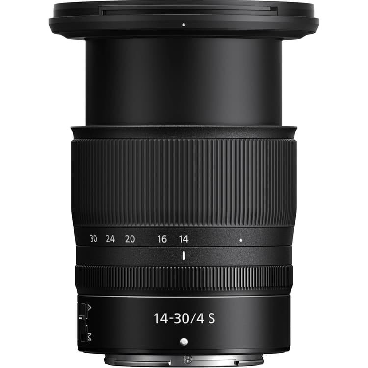 NIKKOR Z 14-30mm f/4 S sử dụng cơ chế zoom tự động có thể thu vào mà không cần bấm nút kích hoạt.