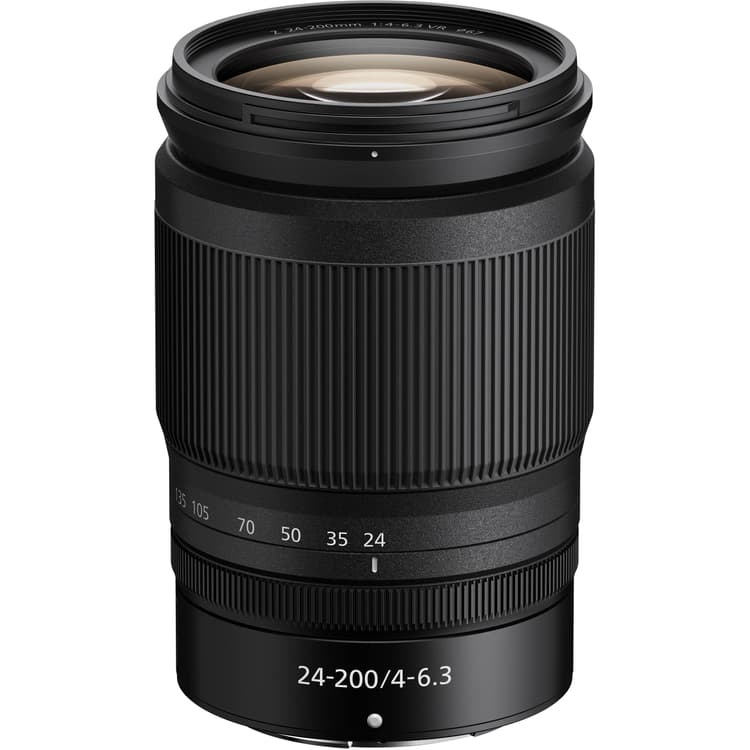 Nikon 24-200mm f4-6.3 có động cơ bước STM giúp kiểm soát lấy nét nhanh, chính xác