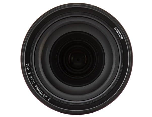 Ống kính Nikon Z 24-70mm f/2.8 S có cấu tạo quang học giúp giảm cầu sai, quang sai màu