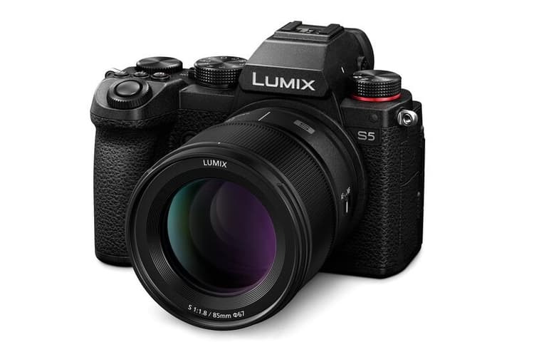 Panasonic Lumix S 85mm f1.8 nhỏ gọn