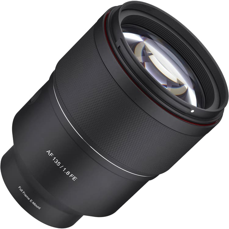 Samyang AF 135mm f/1.8 FE có thiết kế chống bụi và chống ẩm
