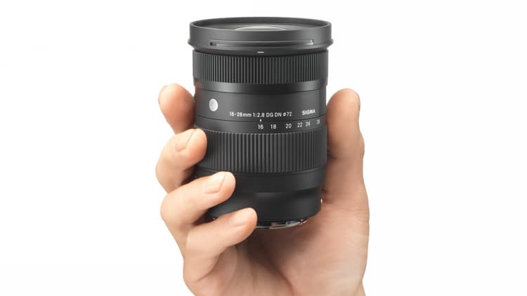 Sigma 16 28mm f28 DG DN có cấu tạo quang học gồm 16 thấu kính xếp thành 11 nhóm