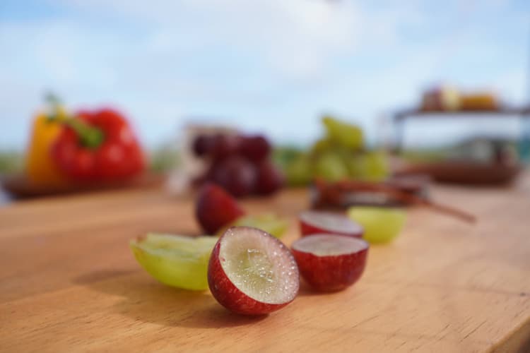 Cấu tạo màng chắn gồm bảy lá khẩu tròn mang tới hiệu ứng bokeh mượt mà