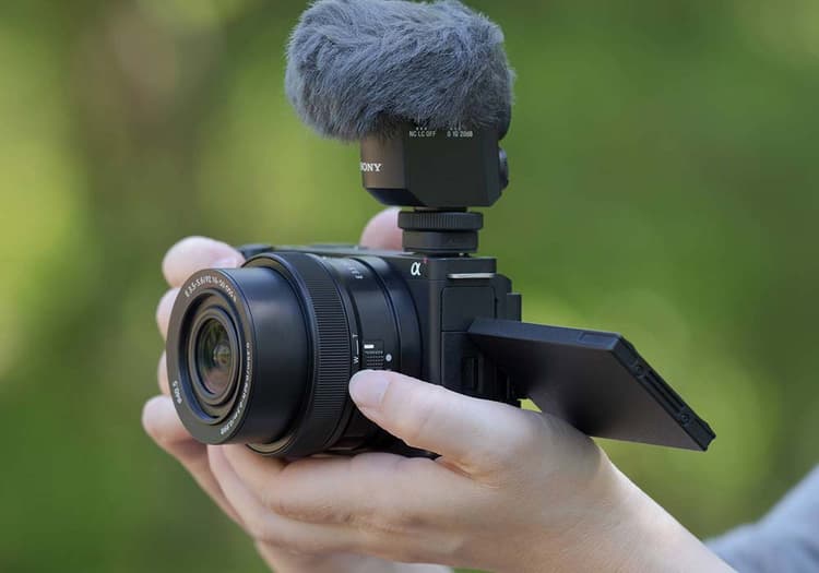 Sony E PZ 16-50mm f/3.5-5.6 OSS II nhỏ gọn