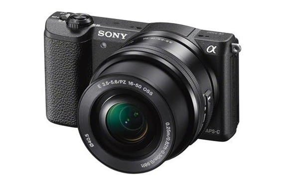 Sony E PZ 16-50mm F3.5-5.6 OSS lấy nét tự động nhanh, chính xác