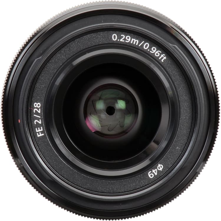 Khả năng thích nghi với môi trường của ống kính Sony FE 28mm f/2