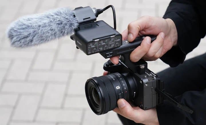 Sony FE PZ 16-35mm f4 G zoom mượt mà