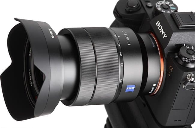Sony FE 16-35mm f/4 ZA OSS tích hợp động cơ lấy nét tuyến tính