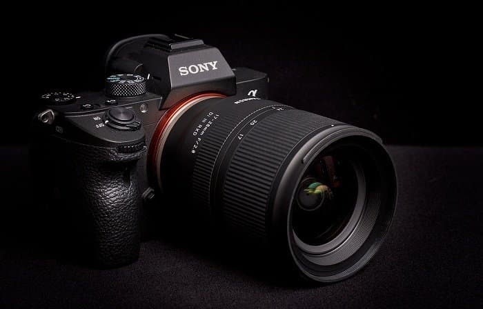 Thiết kế ống kính Tamron 17-28mm f28 Di III RXD