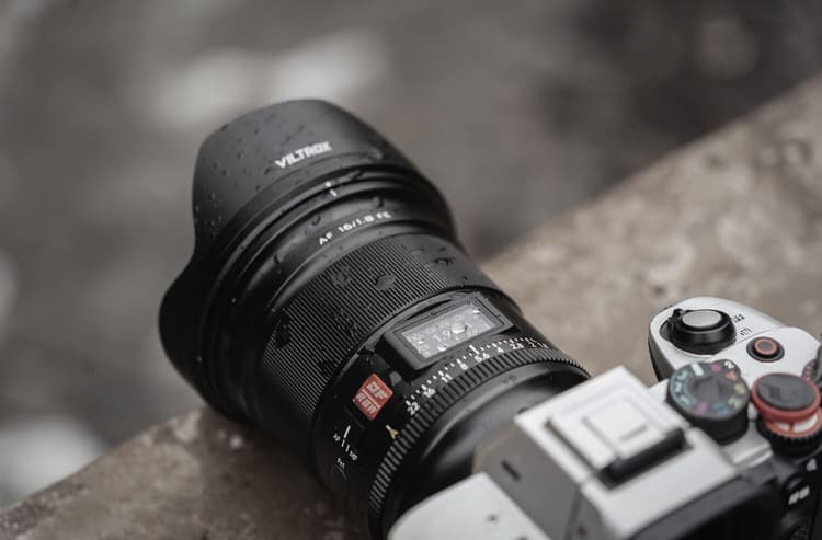 Viltrox AF 16mm f1.8 FE có hệ thống lấy nét nhanh STM