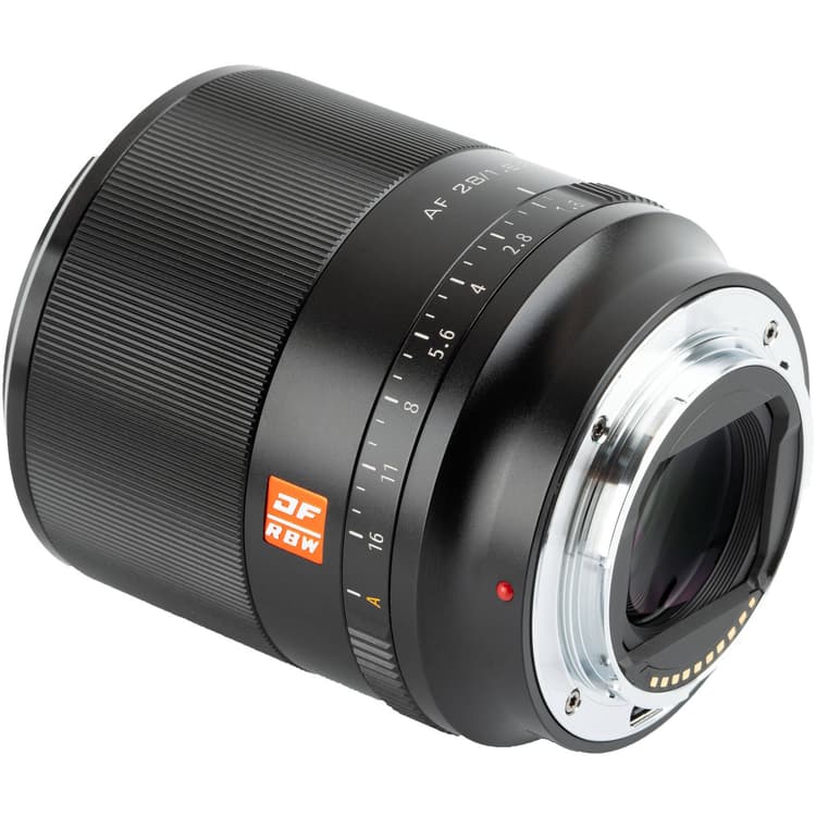 Ống kính Viltrox AF 28mm f/1.8 FE là một trong những ống kính nhỏ nhẹ nhất của nhà Viltrox