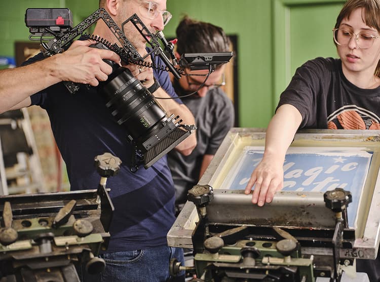 Tái hiện sắc độ phong phú với Large Format và F-Log2 C