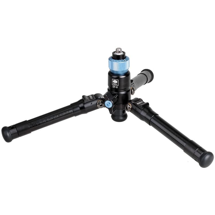 Monopod SIRUI EP-204S nổi bật với thiết kế chân gập với các khớp bi có thể khóa cố định, cho phép monopod xoay và nghiêng để thay đổi góc quay linh hoạt.