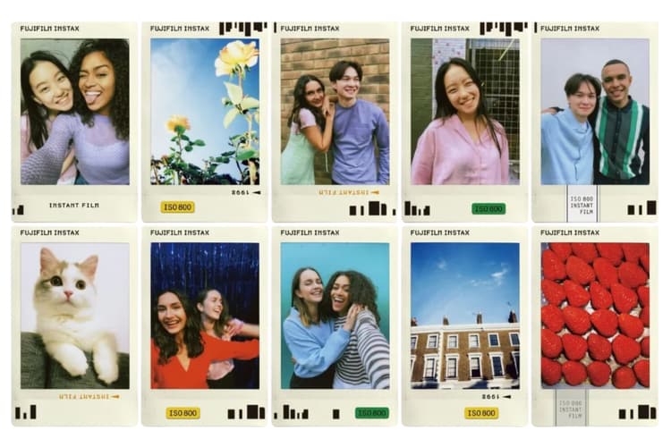Film máy ảnh viền màu Film Instax Mini có kích thước 86 x 54 mm