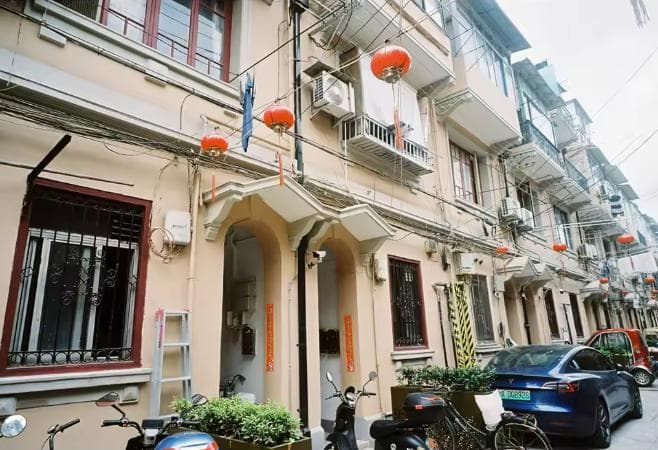 Độ nhạy sáng film lên đến ISO 400