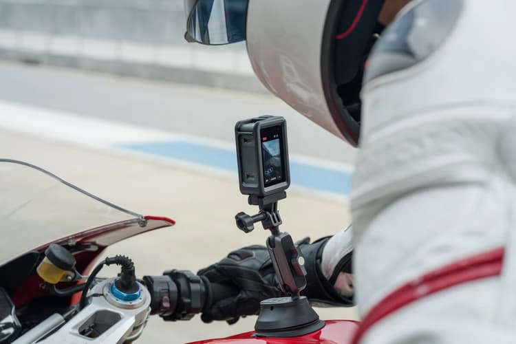 DJI Osmo Action Suction Cup Mount không gây ảnh hưởng đến bề mặt gắn