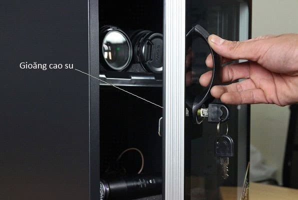 Cửa kính cường lực chống trầy xước hiệu quả