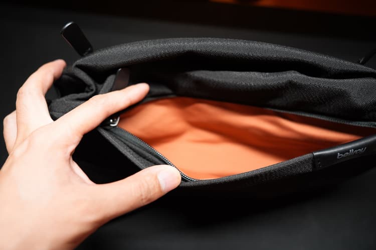 Bellroy Sling logo Sony
