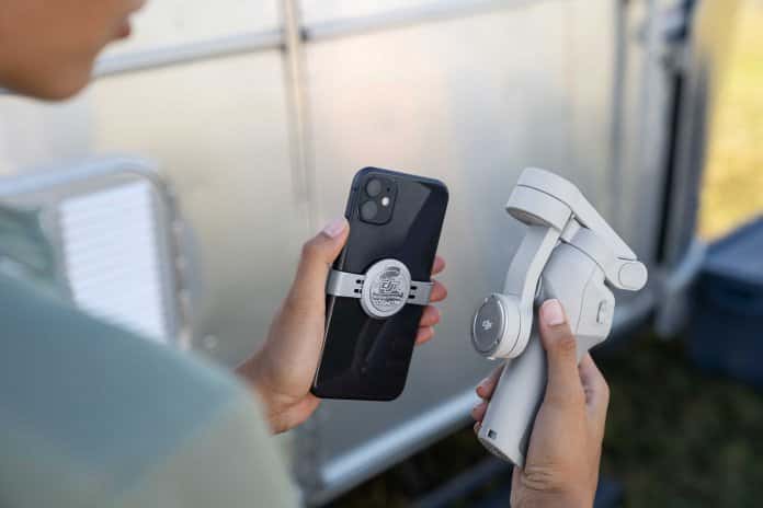 DJI OM 4 tháo lắp nhanh với điện thoại