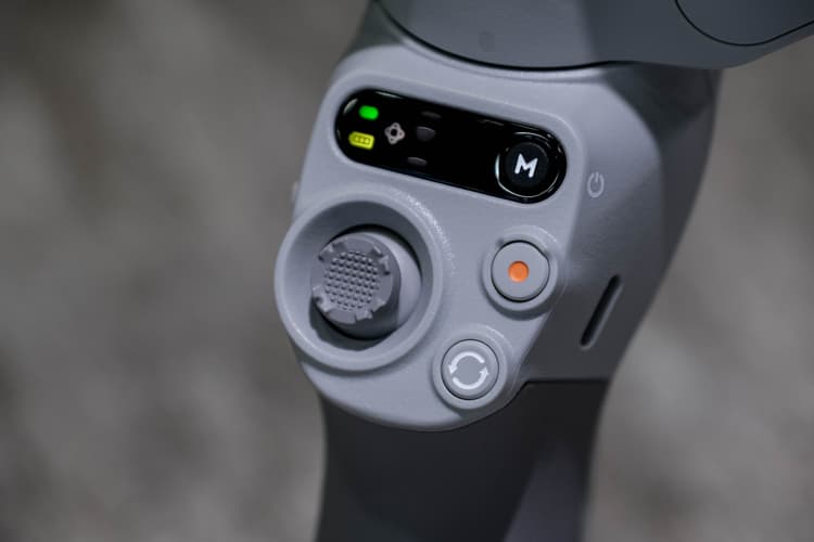 DJI OM SE trang bị thanh hiển thị trạng thái mới vô cùng tiện lợi