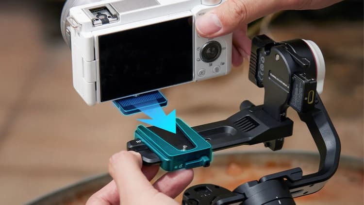 Người dùng dễ dàng tháo/lắp máy ảnh lên gimbal