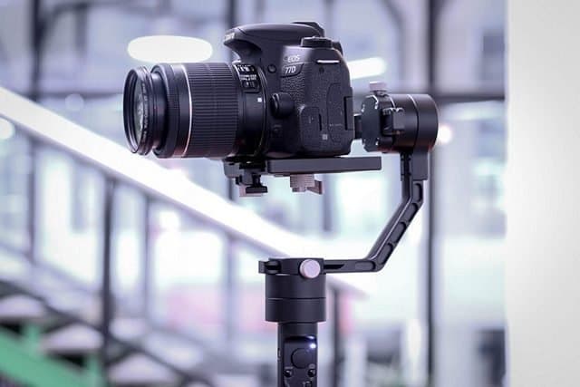 Zhiyun Crane V2 dùng được cho nhiều máy ảnh