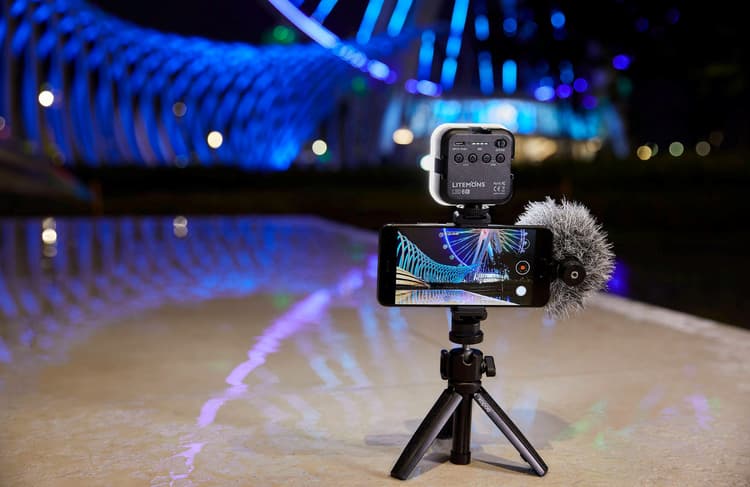 Godox Litemons Bi-Color Pocket-Size LED Video Light có kích thước nhỏ gọn
