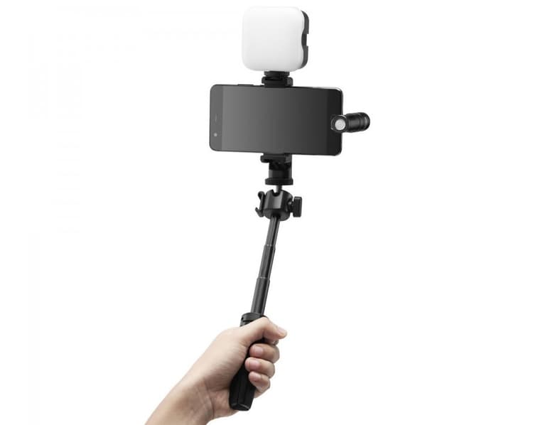 người dùng có thể mở rộng và biến chiếc tripod này thành đgậy chụp ảnh tự sướng