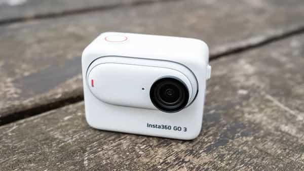 Sạc pin cho camera Go 3 ngay trong khi bay với Action Pod