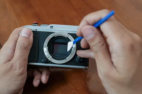 Vệ sinh ướt cho những vết bẩn “lì lợm”
