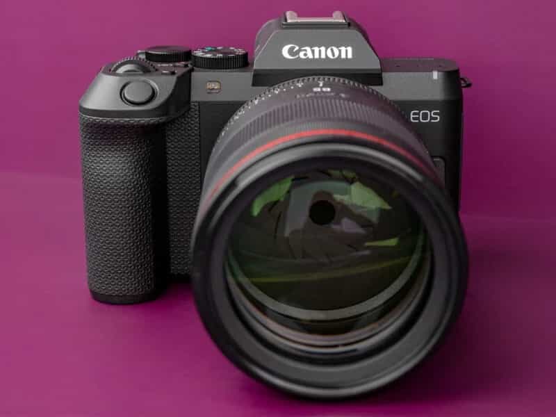 Canon EOS R8 Mark II gây chú ý ngay từ thiết kế