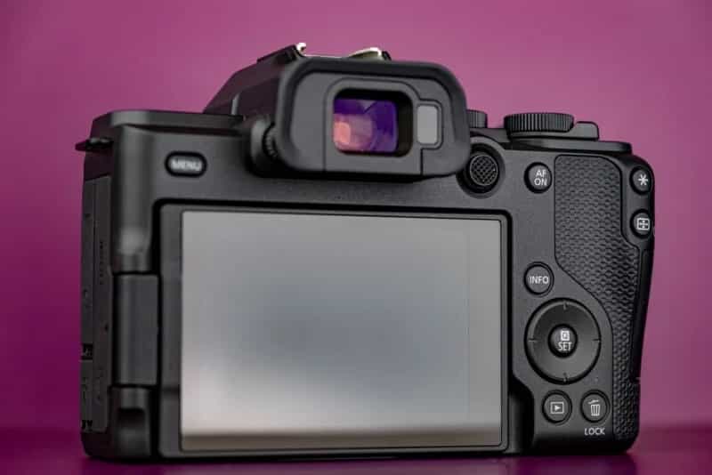 LCD và EVF chưa được nâng cấp