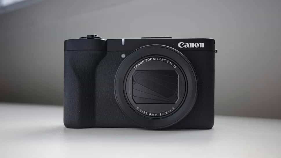 PowerShot V1 dễ dùng, màn hình xoay tốt