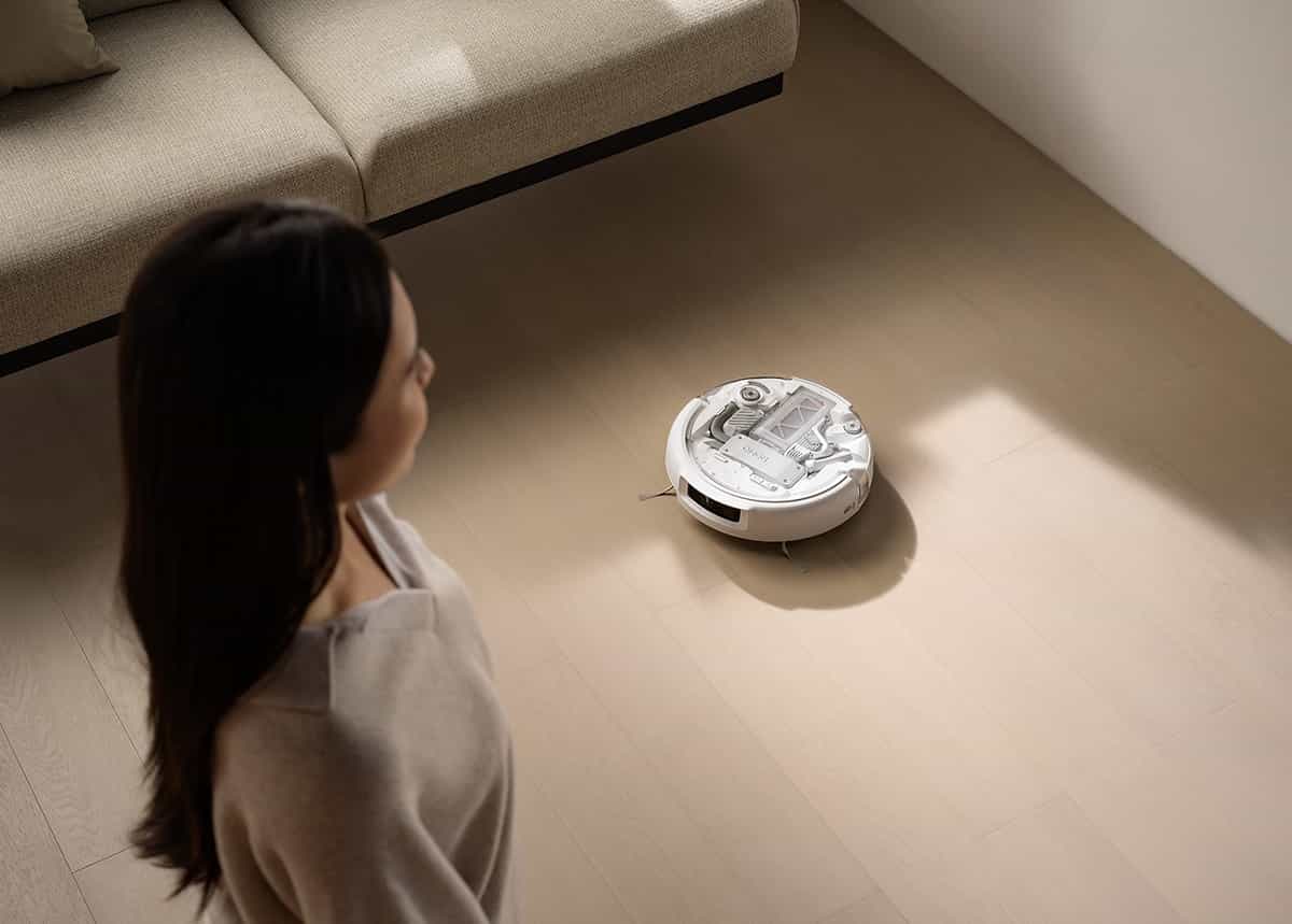 Robot có thể hút sạch bụi mịn hoặc mảnh vụn lớn hơn