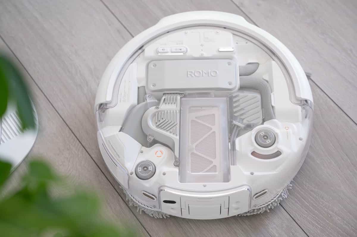 ROMO có chiều cao khoảng 9.8 cm