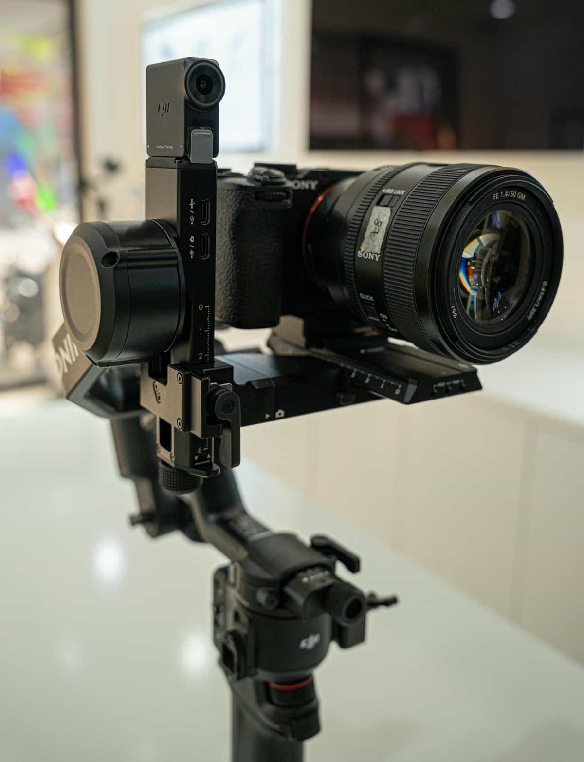 DJI RS 5 đủ sức xử lý các bộ máy ảnh trọng lượng lớn