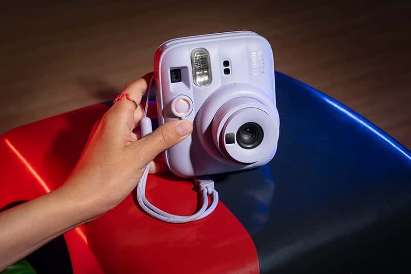 nstax Mini 13 nổi bật về thiết kế, nhưng grip cơ bản