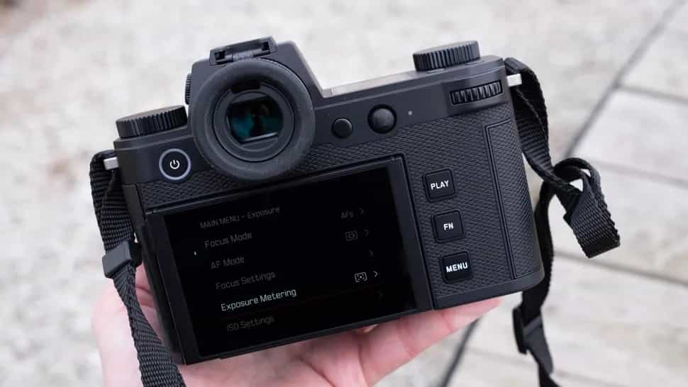 Cảm biến CMOS BSI full-frame mới