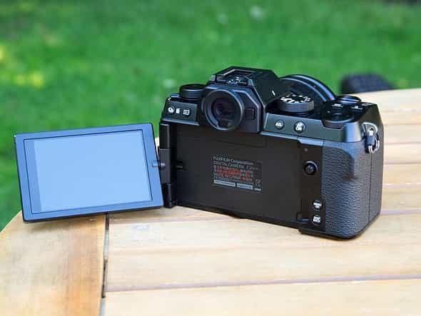 Fujifilm cung cấp kính ngắm điện tử 2,36m điểm