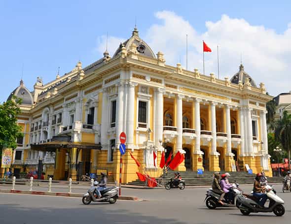 dia-diem-chup-anh-cuoi-dep-nha-hat-lon-ha-noi