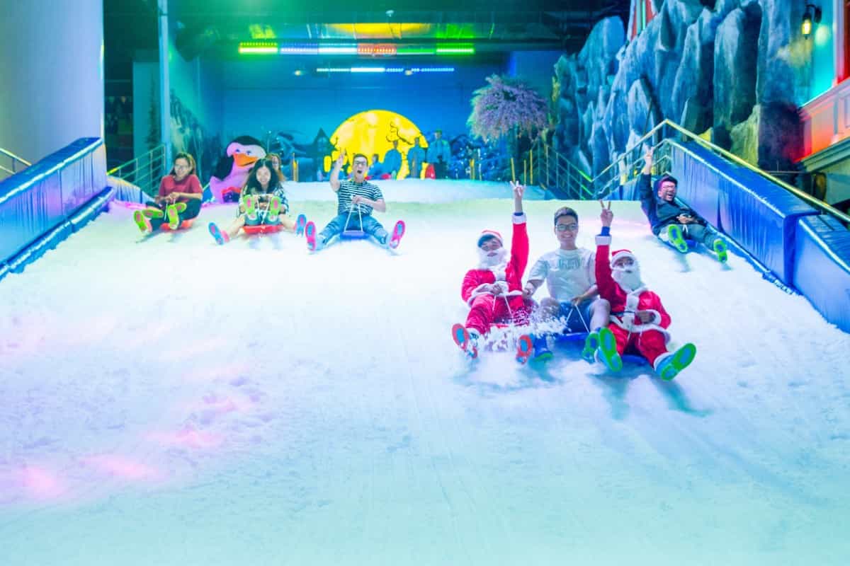 Snow Town chụp Giáng Sinh chuẩn nhất Sài Gòn