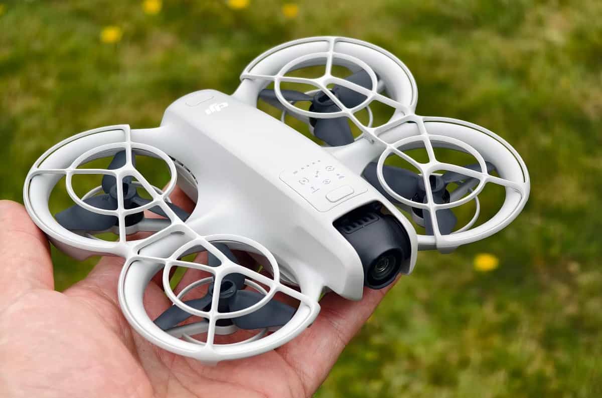 DJI Neo là chiếc drone nhỏ gọn và thân thiện