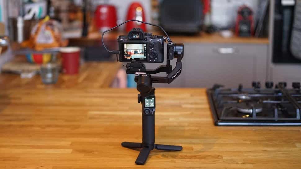 o với RS3 Mini, RS4 Mini sử dụng thuật toán ổn định thứ 4 mới và mượt hơn
