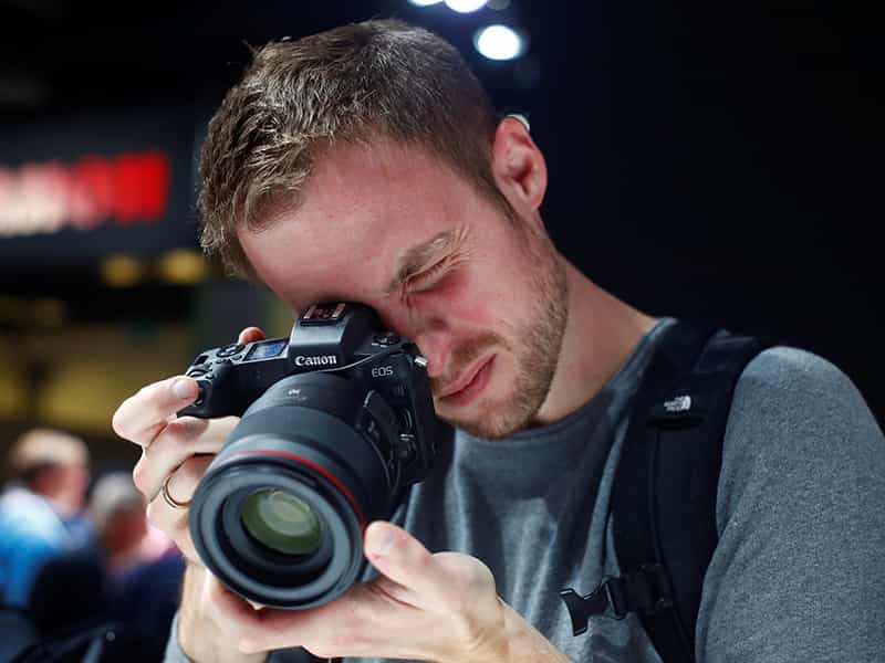 Mirrorless là lựa chọn đáng ưu tiên hơn
